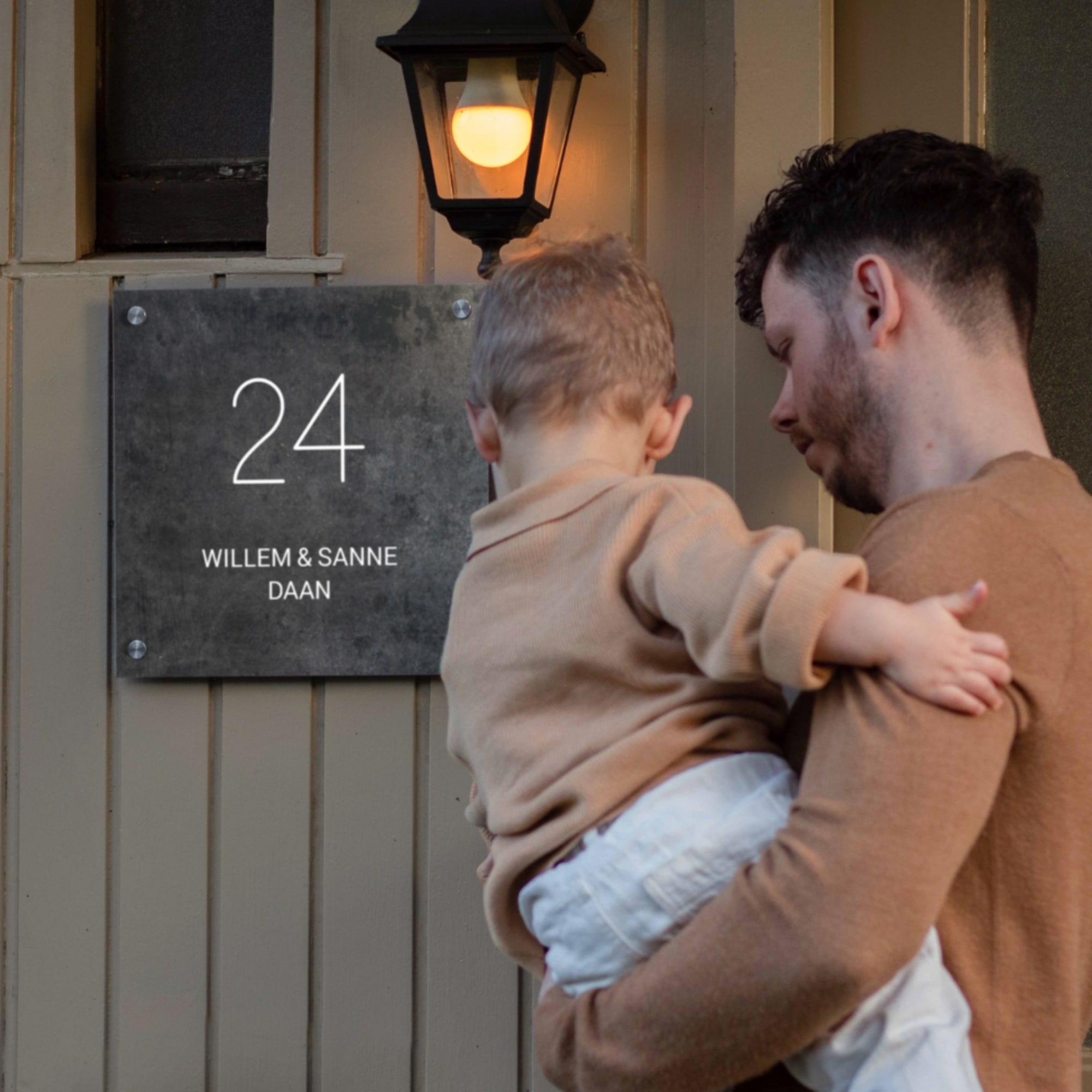 Namensschild Haustür Fruhsommer 2025