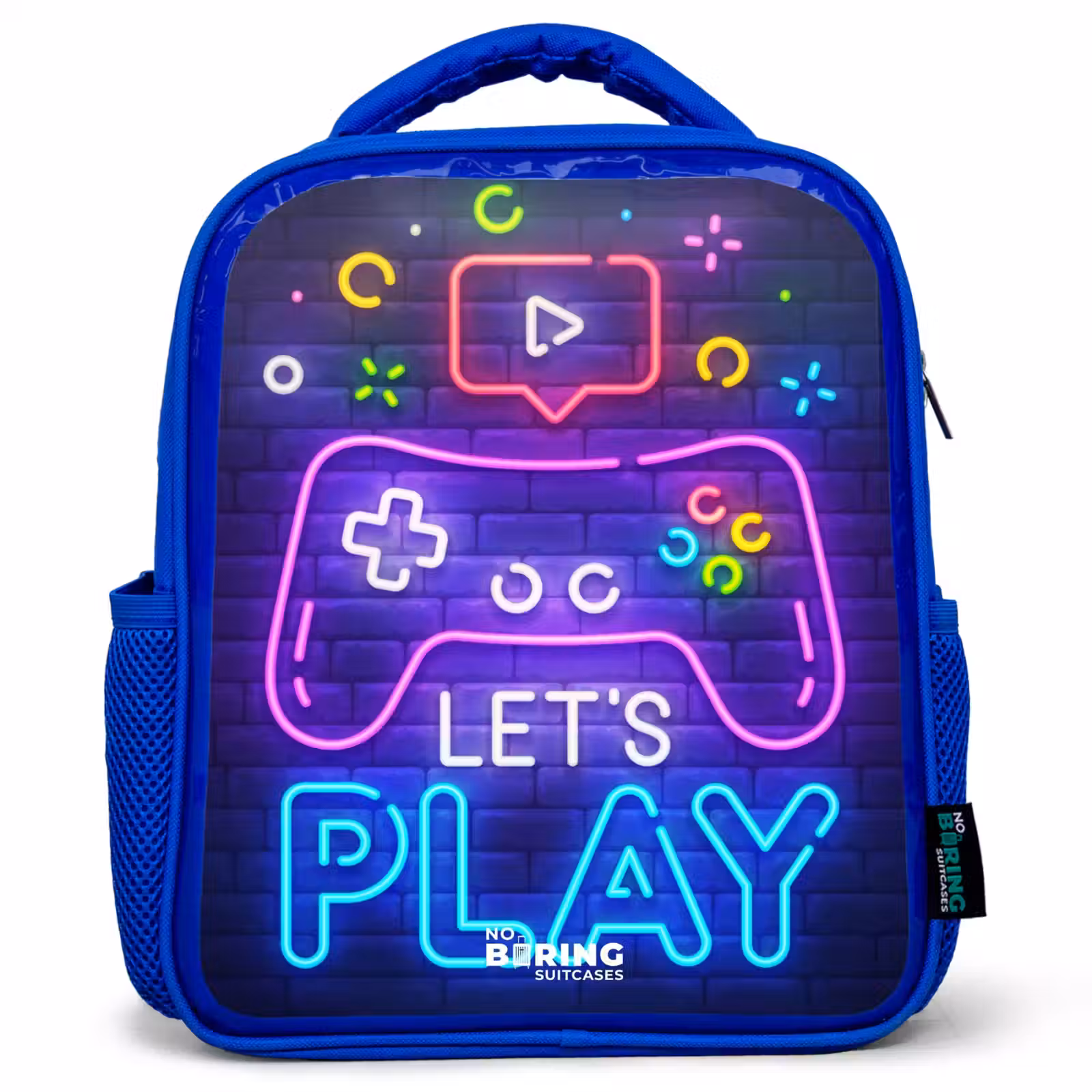 Kinderrucksack mit Namen - Blau - Neon - Controller - vor - einer - Backsteinmauer — 1