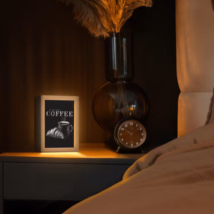 Tischlampe - Kaffee - Croissant - Text — 3